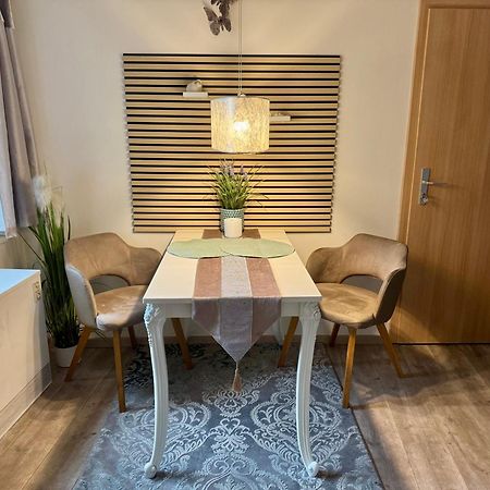 Wohnung Mit Charme, Netflix Rheinstetten Exteriör bild