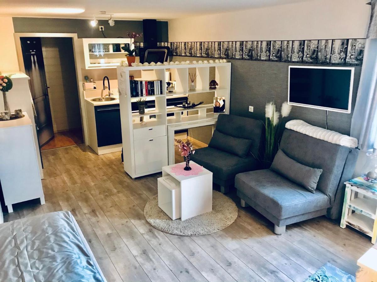 Wohnung Mit Charme, Netflix Rheinstetten Exteriör bild