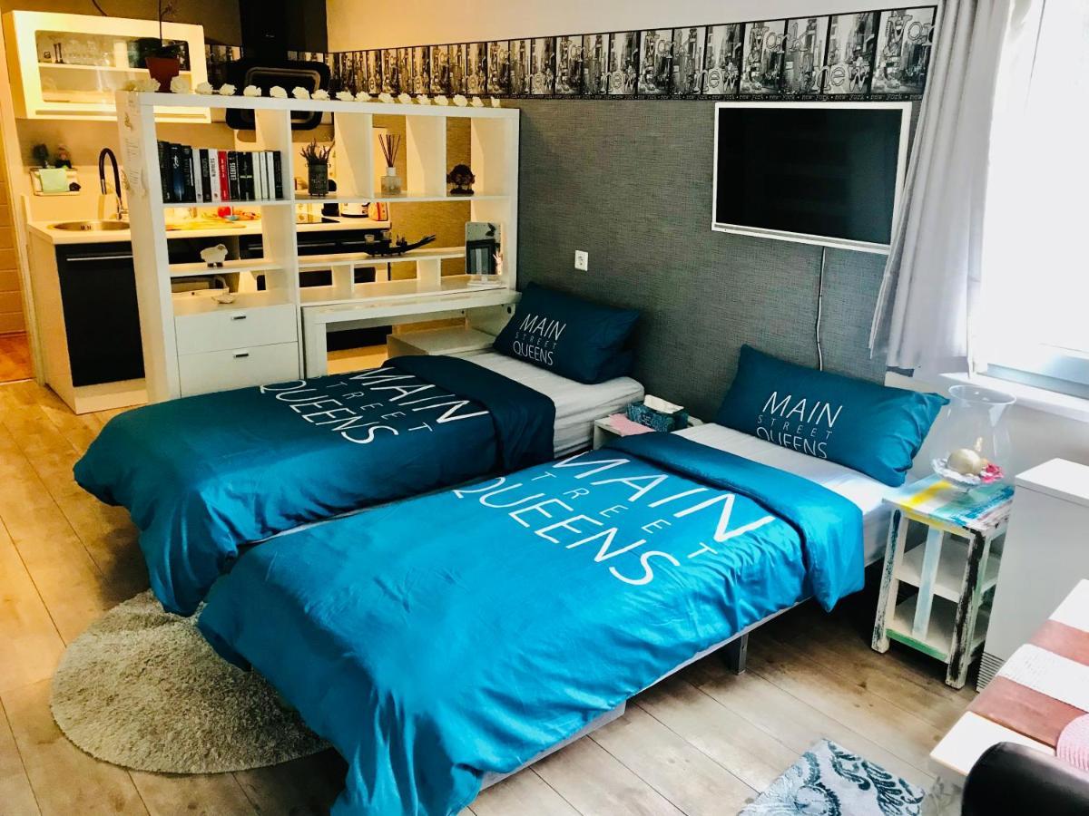 Wohnung Mit Charme, Netflix Rheinstetten Exteriör bild