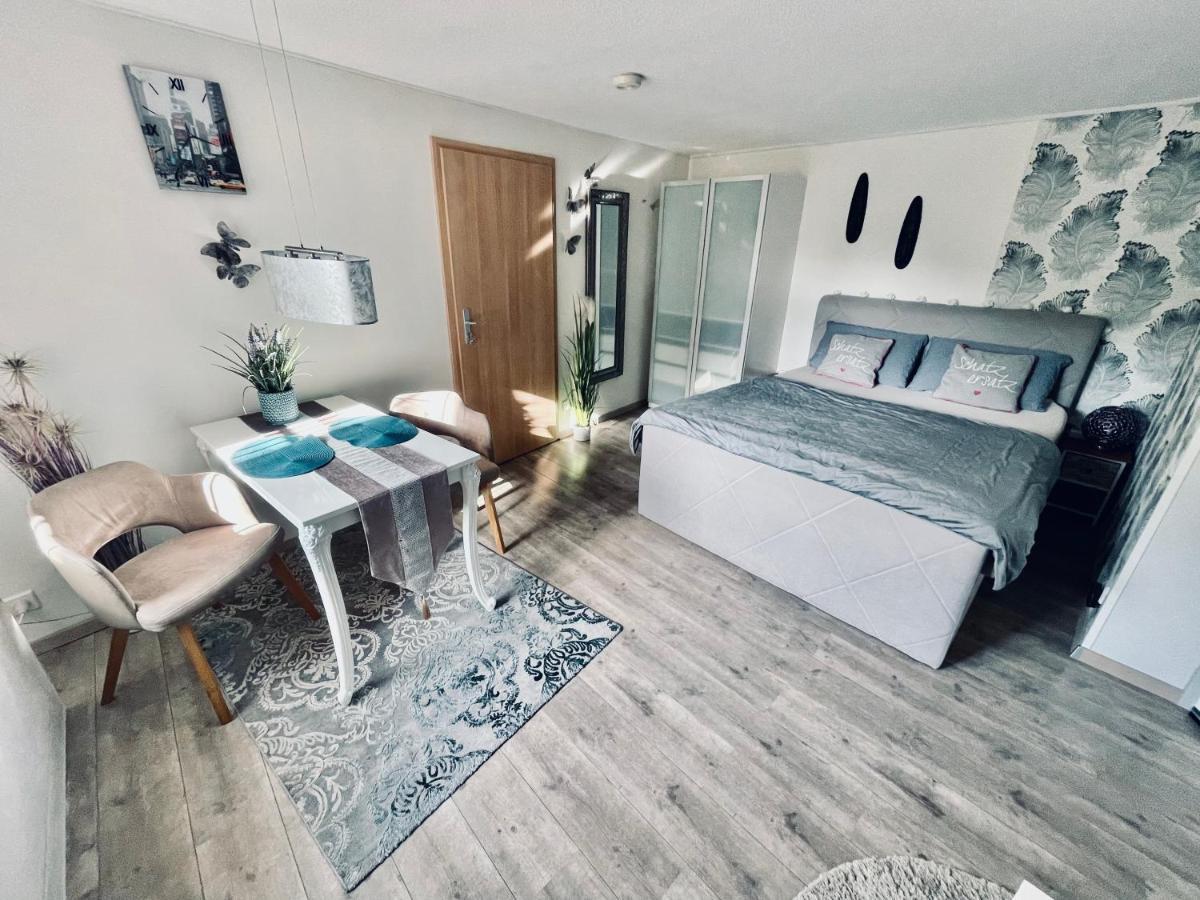 Wohnung Mit Charme, Netflix Rheinstetten Exteriör bild