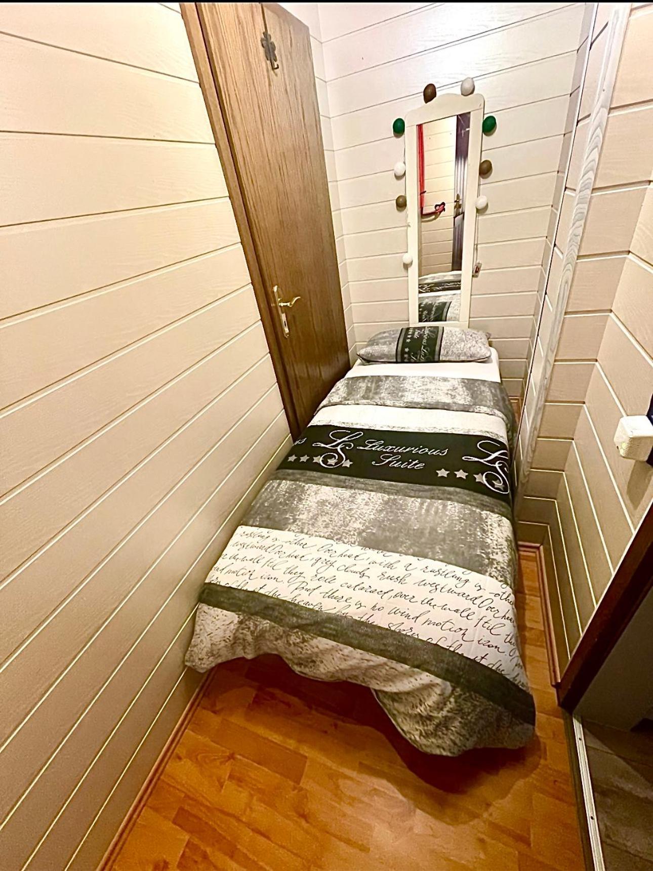 Wohnung Mit Charme, Netflix Rheinstetten Exteriör bild