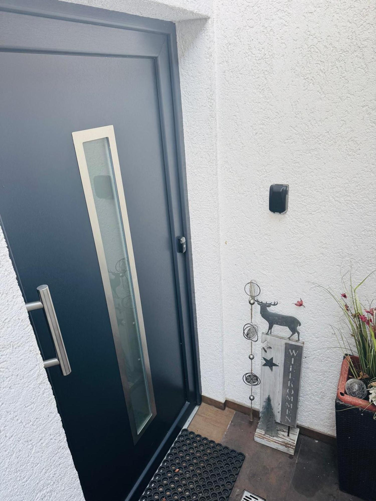 Wohnung Mit Charme, Netflix Rheinstetten Exteriör bild