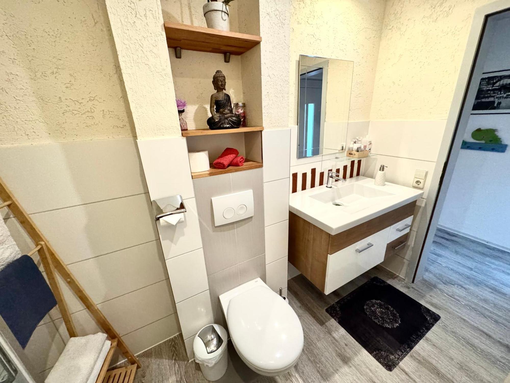 Wohnung Mit Charme, Netflix Rheinstetten Exteriör bild